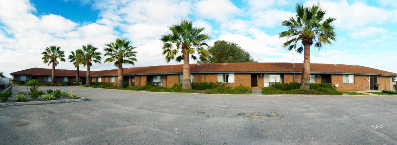 Intown Apartments Geraldton Esterno foto